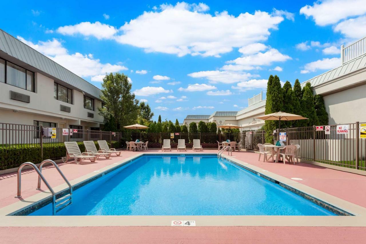 Best Western Leisure Inn Lakewood Ngoại thất bức ảnh